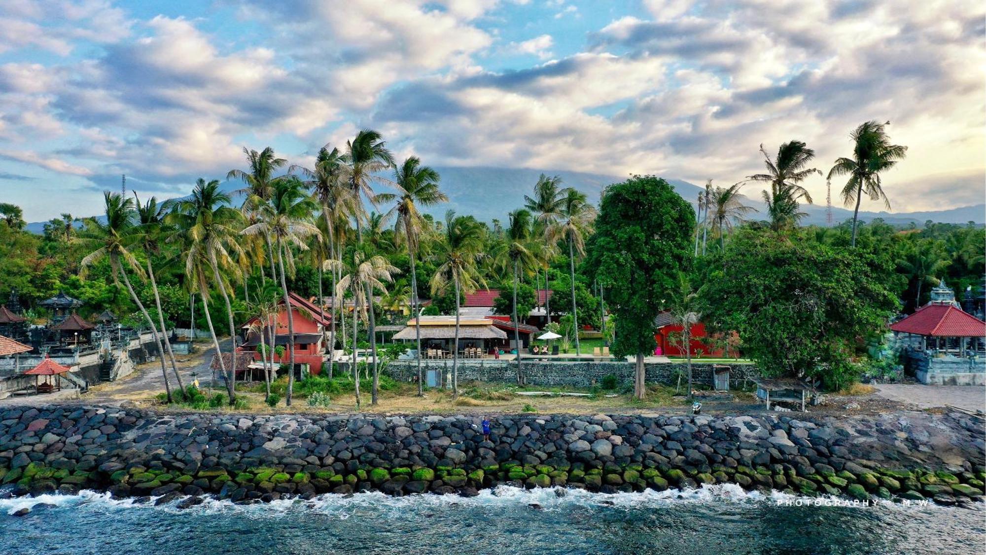 Pebble & Fins Bali Dive Resort トゥランベン エクステリア 写真